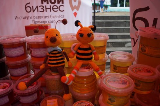 Медовое раздолье в Анучино — от ложки меда до медовых плясок