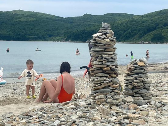 Туристы в бухте Астафьева в 2023 году оплатят посещение заповедника и проход к морю