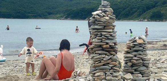 Туристы в бухте Астафьева в 2023 году оплатят посещение заповедника и проход к морю