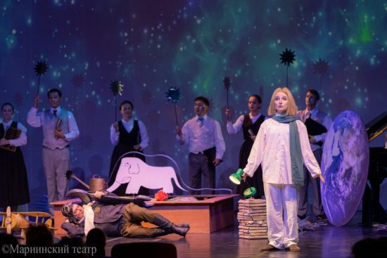 Сказки и история, любовь и страсть: насыщенный ноябрьский репертуар Приморской сцены