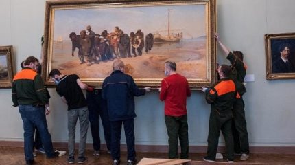 Знаменитые Репинские «Бурлаки» и «Запорожцы» прибудут во Владивосток