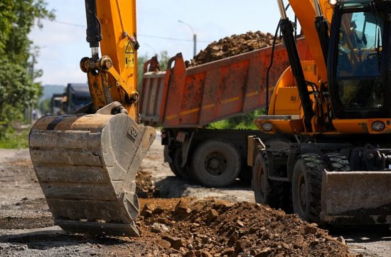 Участки дорог к популярным местам отдыха в Хасанском районе вновь попадают под ремонт