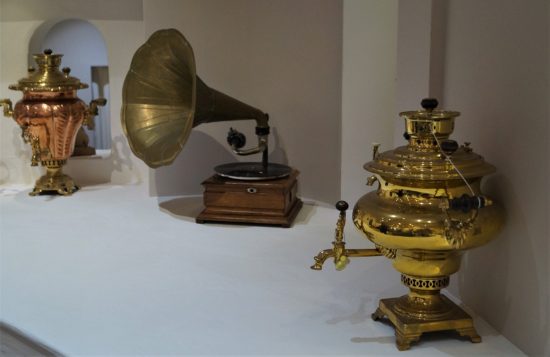 Открывшаяся во Владивостоке чайная — место для душевных посиделок и знакомства с историей города