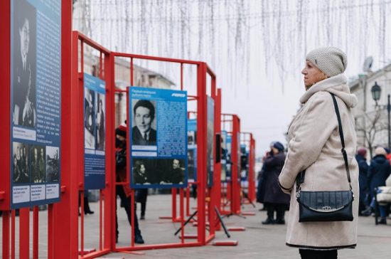 Леди-капитан: выставка фотографий о легендарной Анне Щетиной открылась во Владивостоке