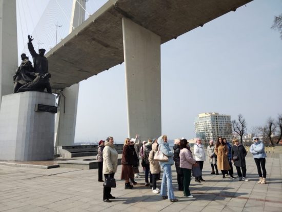 Во Владивостоке начались рейды против нелегальных экскурсоводов