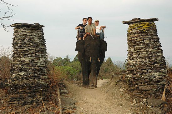 Лаос из Владивостока «перебрался» в Москву, но стороны ищут крайних