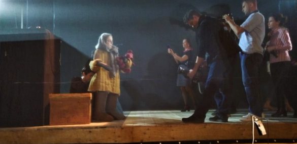 Приморский театр кукол: разговор о жизни в спектакле «Можно попросить Нину?»