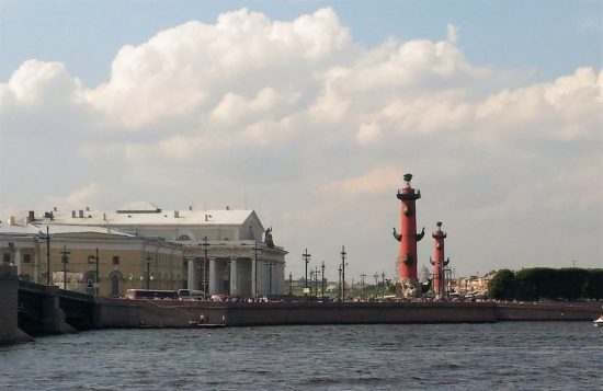 Стартовала полетная программа из Владивостока в Санкт-Петербург