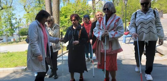 Музей Города пригласил на экскурсию незрячих посетителей