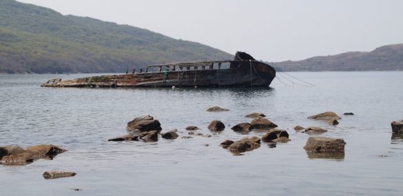 Путешественники в приморской «бухте затонувших кораблей» всегда будут на связи