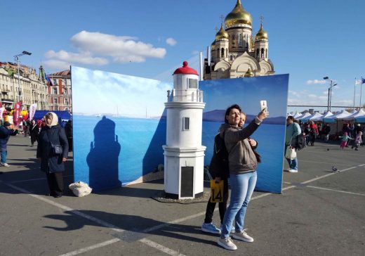 Возможности отдыха и туристические маршруты представили регионы в день 85-летия Приморья