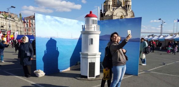 Возможности отдыха и туристические маршруты представили регионы в день 85-летия Приморья
