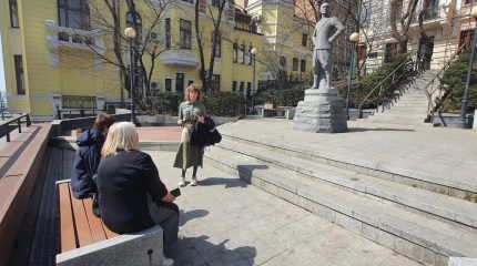 Во Владивостоке на экскурсионные маршруты вышли выпускники «Школы юного экскурсовода»
