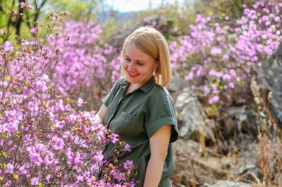 Отправиться на экскурсии к местам цветения рододендрона можно по специальным ценам