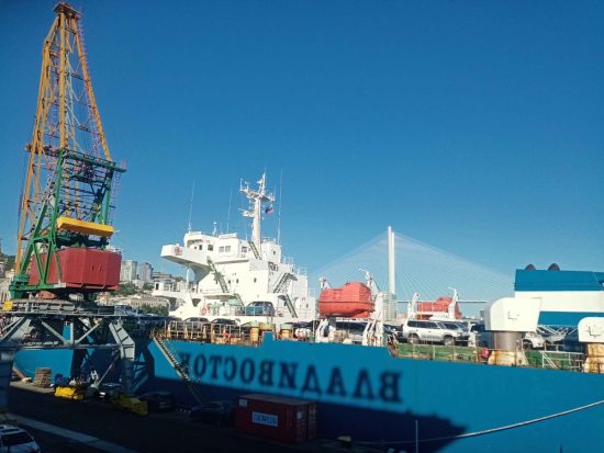 Любуемся, удивляемся, восторгаема, радуемся: Порт приписки Владивосток -2023