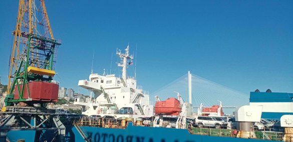 Любуемся, удивляемся, восторгаема, радуемся: Порт приписки Владивосток -2023