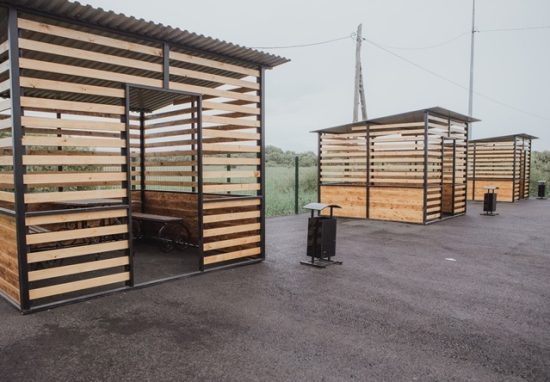 В Приморье на радость автомобилистам благоустроили известную точку с «нарзаном»