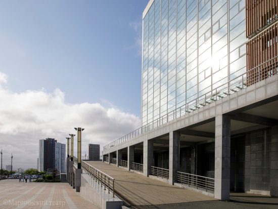 Приморская Мариинка приглашает на спектакли: премьеры, звезды, настроение