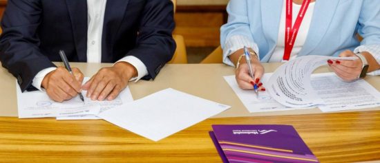 Аэропорты Владивостока и Харбина закрепили полетные программы подписью