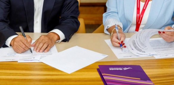 Аэропорты Владивостока и Харбина закрепили полетные программы подписью