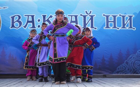 Фестиваль «Вакчайни» в Красном Яре: учимся метать тынзян на хорей