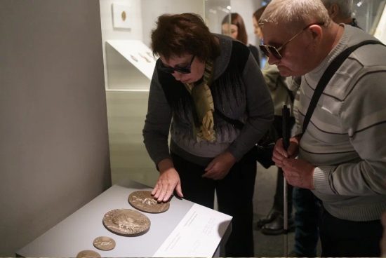 Изящные предметы ювелирного дома Фаберже обрели тактильные копии