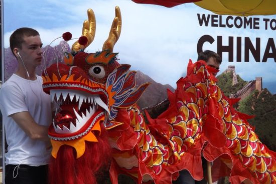 Во Владивостоке на Светланской запляшет дракон