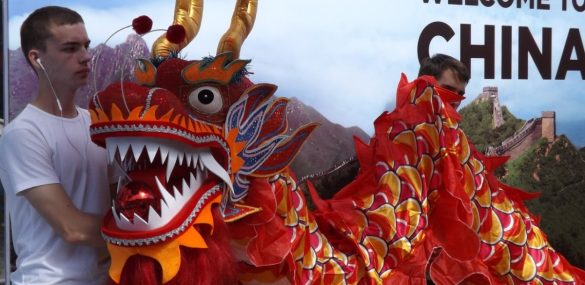 Во Владивостоке на Светланской запляшет дракон