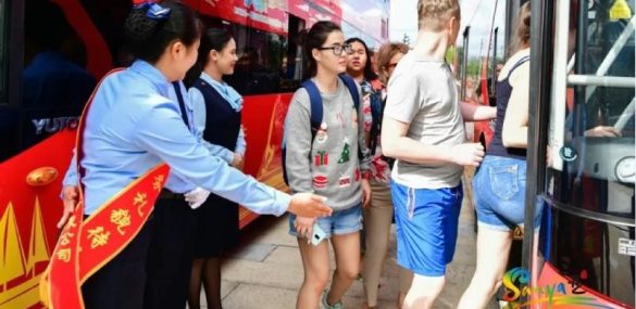 Автобусные остановки в Санье снабдили пояснениями на русском языке