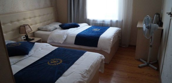 Нравится – не нравится, но выйти из тени отельерам придется