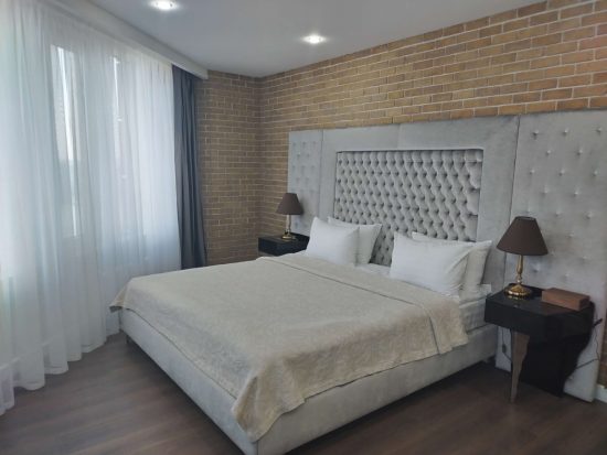 Приближается ВЭФ, настало время проверять отели