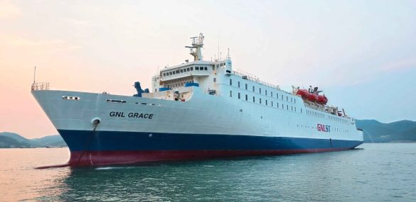 Паром Сокчо – Владивосток теперь перевозит не только грузы, но и пассажиров