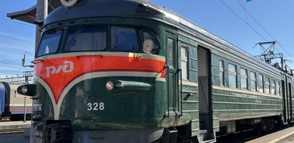 Туристический ретро-электропоезд запустили в Хабаровске