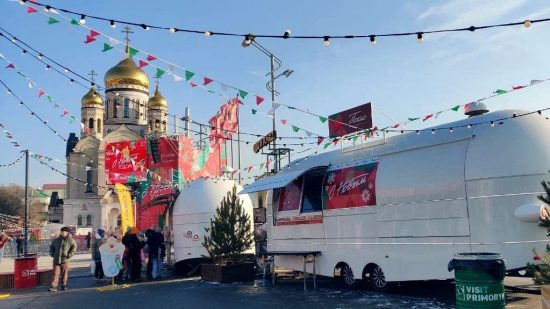 Елка и еда – главные «козыри» новогодних каникул Владивостока