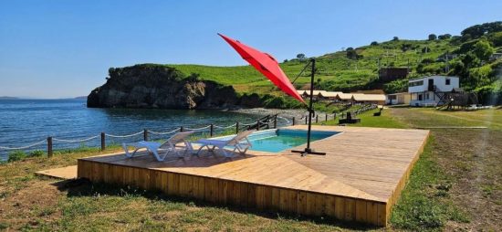 Все для туриста: бизнес Приморья получил 80 млн рублей на указатели, лавочки, фонари