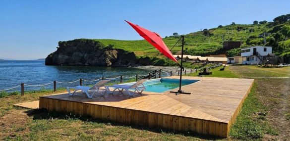 Все для туриста: бизнес Приморья получил 80 млн рублей на указатели, лавочки, фонари