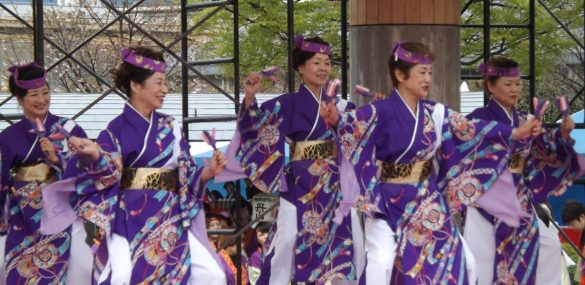 В японской префектуре отменили фестиваль сакуры из-за бесцеремонных туристов