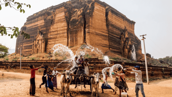 Фестиваль воды Тхингьян: мокрые новогодние праздники в Мьянме