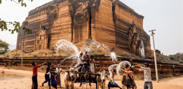 Фестиваль воды Тхингьян: мокрые новогодние праздники в Мьянме