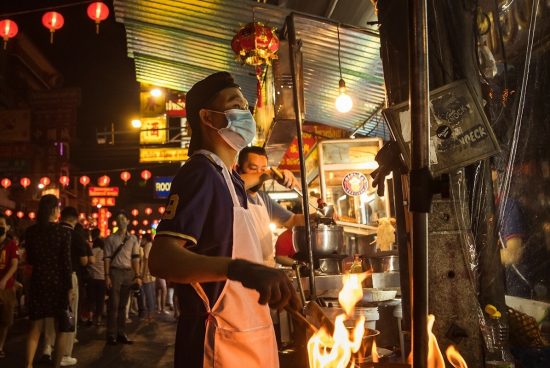 Шелковый путь на тарелке: китайская история тайской уличной еды