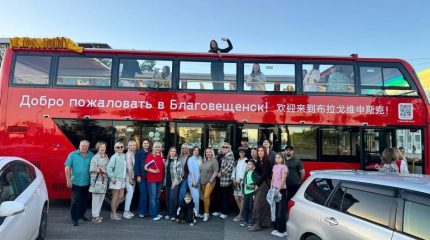 В Благовещенске запустили двухэтажный экскурсионный автобус-кабриолет