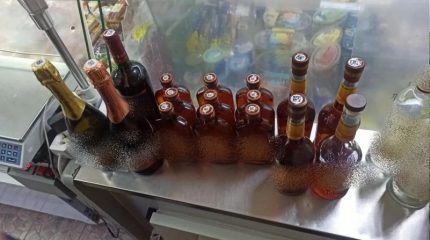 На популярных пляжах Приморья выявили незаконную торговлю алкоголем