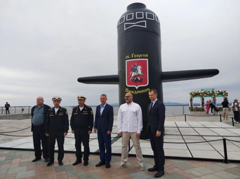 Экспозицию с рубкой подводного крейсера К-433 открыли во Владивостоке